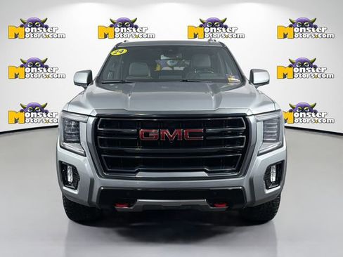 Used 2024 GMC Yukon XL AT4 w/ Technology Package image 2