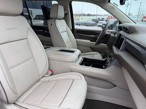 Used 2021 GMC Yukon XL Denali image 26