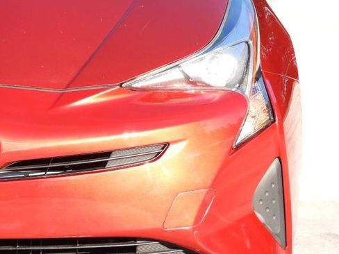 Used 2017 Toyota Prius Two image 29