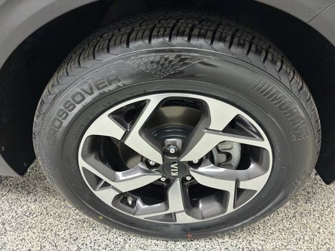 Used 2022 Kia Sportage LX image 15