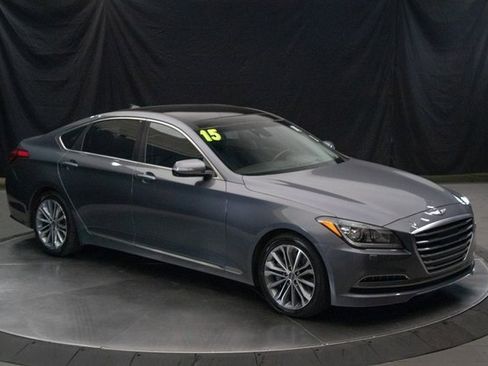 Used 2015 Hyundai Genesis 3.8 w/ Option Group 04 image 2