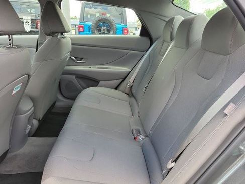 Certified 2026 Hyundai Elantra SE FWD image 19