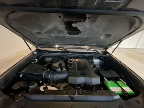 Used 2019 Toyota 4Runner TRD Off-Road Premium image 26