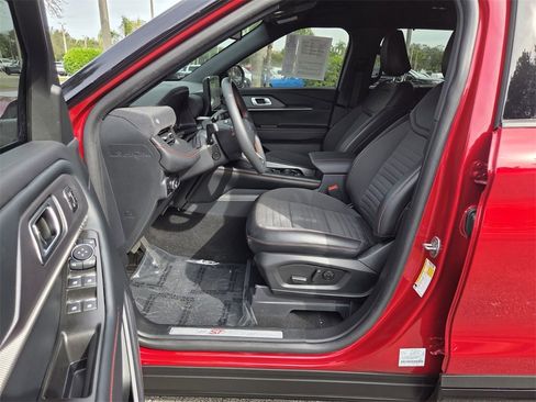 Used 2025 Ford Explorer ST-Line w/ Premium Package image 10
