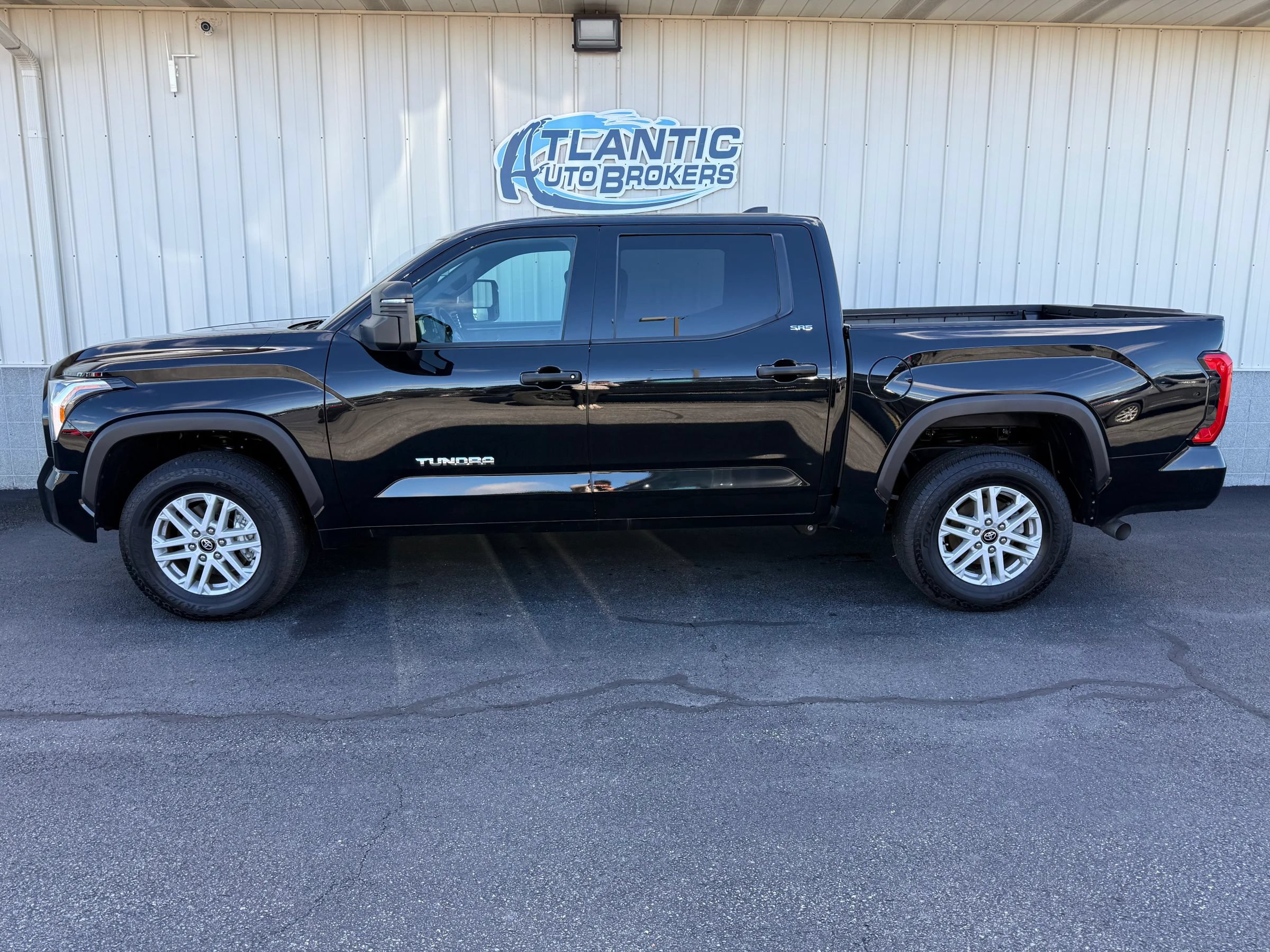 Used 2026 Toyota Tundra SR5 w/ SR5 Convenience Package AWD/4WD image 2
