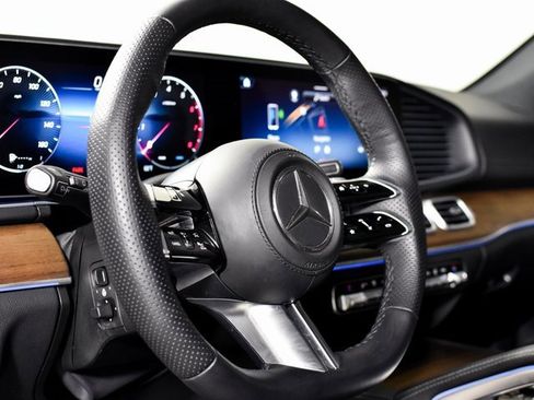 Certified 2024 Mercedes-Benz GLS 450 4MATIC image 22
