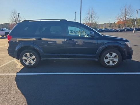 Used 2011 Dodge Journey Mainstreet w/ Sound Group image 11