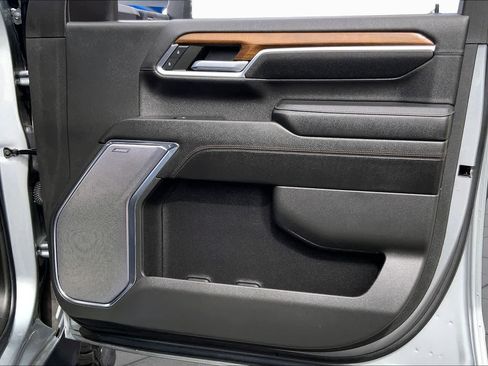 Used 2024 Chevrolet Silverado 3500 High Country w/ High Country Premium Package AWD/4WD image 23