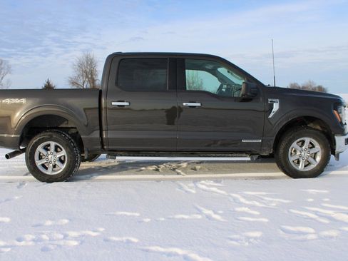 Used 2024 Ford F150 XLT w/ Mobile Office Package image 8