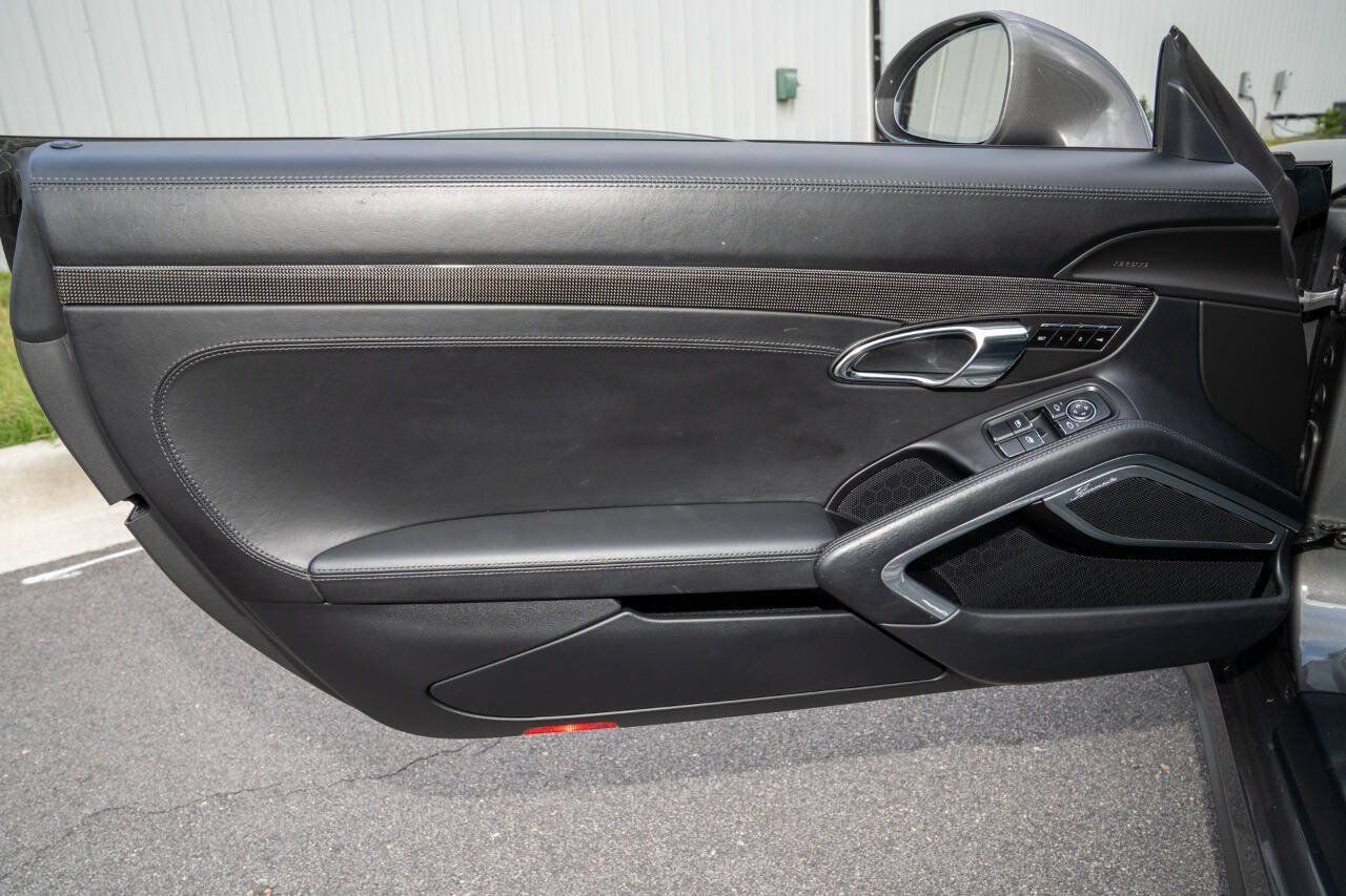 Used 2016 Porsche 911 Turbo S AWD/4WD image 34