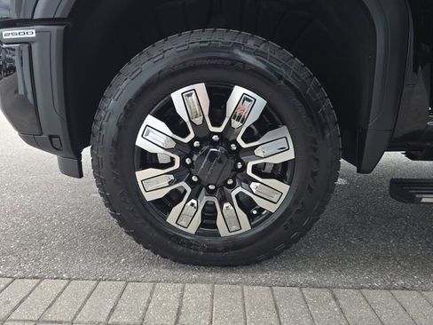 New 2026 GMC Sierra 2500 Denali w/ Denali Reserve Package AWD/4WD image 30