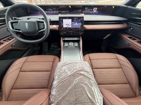 New 2026 Lincoln Nautilus Reserve w/ Jet Appearance Package image 8