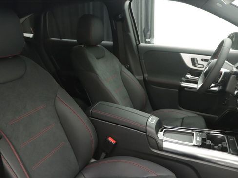 New 2026 Mercedes-Benz GLA 250 image 9