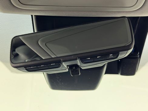 Used 2019 Toyota RAV4 Limited image 32