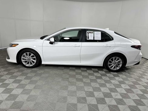 Used 2023 Toyota Camry LE image 5