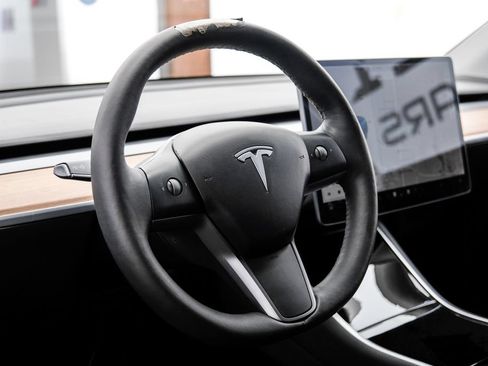 Used 2021 Tesla Model Y Long Range AWD/4WD image 18