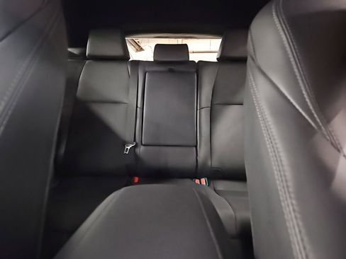 Used 2024 Toyota Venza XLE image 26