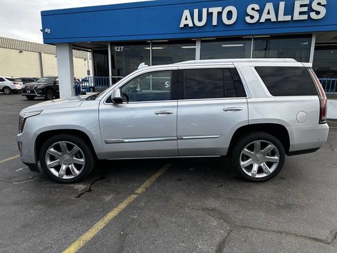 Used 2019 Cadillac Escalade Premium Luxury image 13