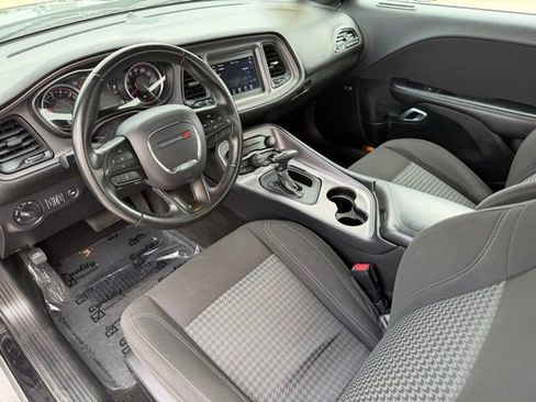 Used 2023 Dodge Challenger SXT RWD image 11