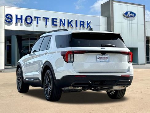 New 2026 Ford Explorer ST-Line w/ ST-Line Street Pack RWD image 7