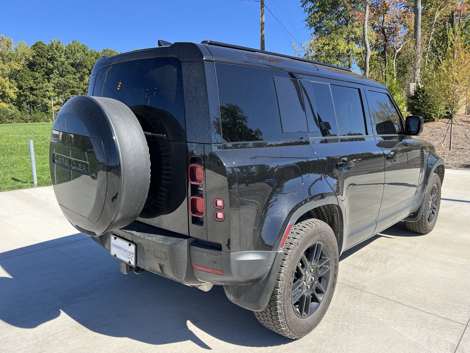 Used 2025 Land Rover Defender 110 S AWD/4WD image 9