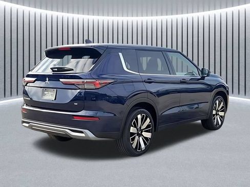 New 2026 Mitsubishi Outlander SE FWD image 6