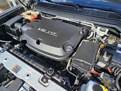 Used 2018 Chevrolet Colorado LT image 12