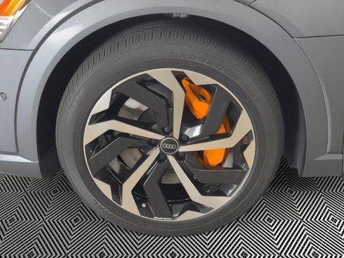 Used 2023 Audi e-tron Premium Plus w/ Premium Plus Package image 12