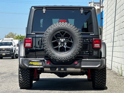 Used 2026 Jeep Wrangler Unlimited Sport AWD/4WD image 5