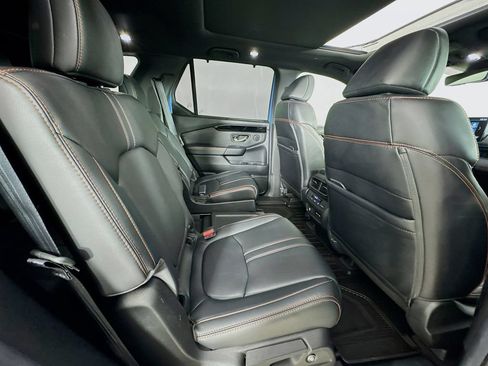 Used 2025 Honda Pilot TrailSport image 38