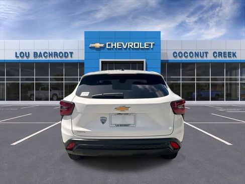 Used 2025 Chevrolet Trax LS FWD image 7