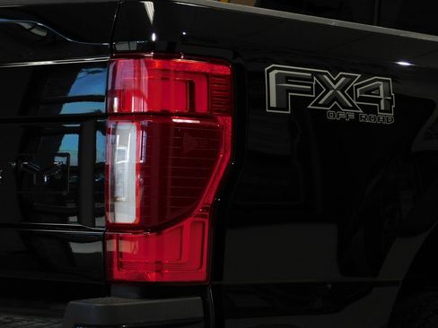 Used 2022 Ford F250 Lariat w/ Black Appearance Pkg image 87