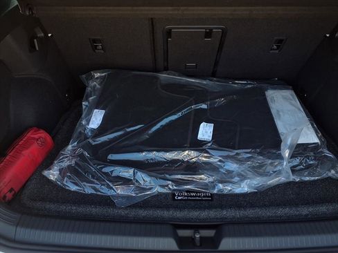 New 2026 Volkswagen GTI SE image 6