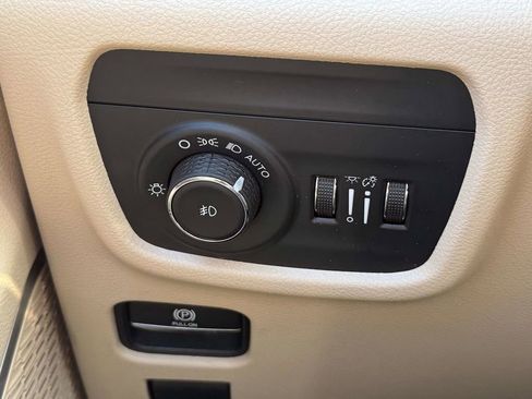 Used 2022 Jeep Grand Cherokee L Limited image 24