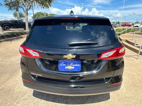 Used 2020 Chevrolet Equinox LS w/ LS Convenience Package FWD image 3