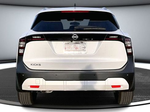 New 2026 Nissan Kicks SV FWD image 4