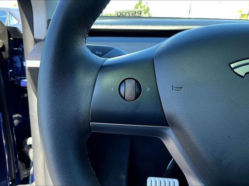 Used 2022 Tesla Model Y Performance image 10