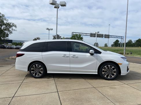 New 2026 Honda Odyssey Elite image 12