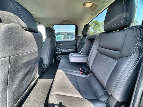 Used 2024 Nissan Frontier SV image 22