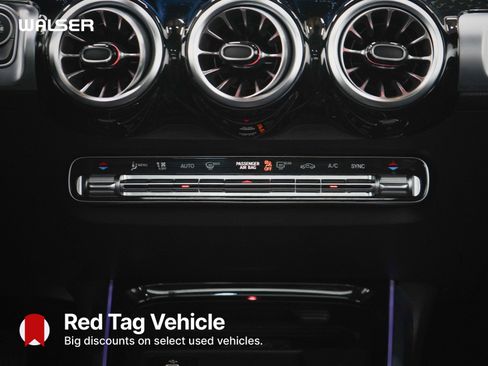 Used 2025 Mercedes-Benz GLB 250 4MATIC image 17