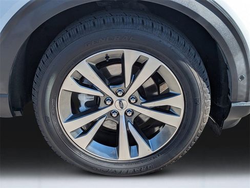 Used 2020 Ford Explorer Platinum w/ Premium Technology Package image 10