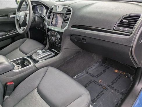 Used 2023 Chrysler 300 Touring w/ Sport Appearance Package image 19