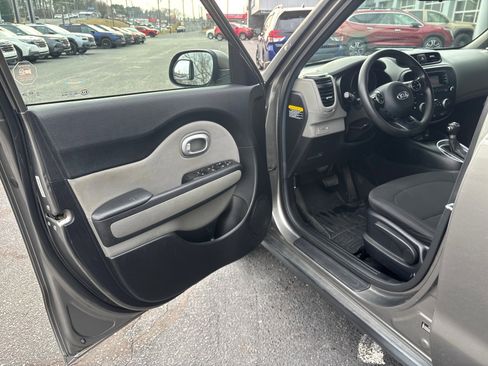 Used 2014 Kia Soul image 9