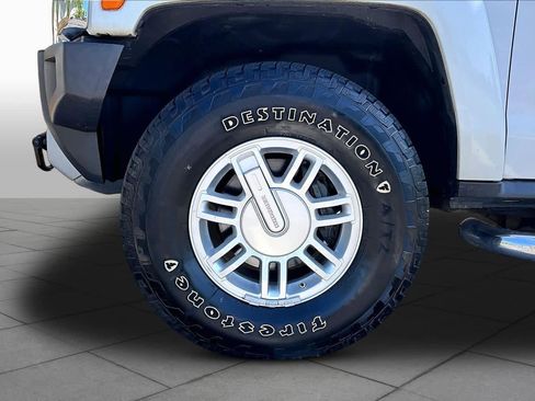 Used 2008 HUMMER H3 Luxury image 9