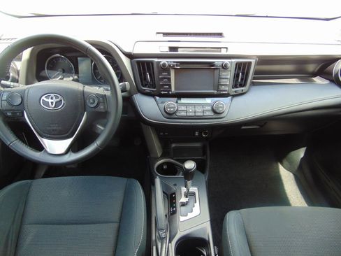 Used 2016 Toyota RAV4 XLE AWD/4WD image 16