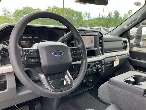 New 2026 Ford F350 XLT w/ FX4 Off-Road Package AWD/4WD image 16