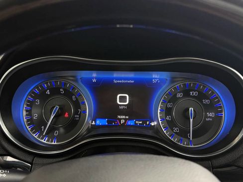 Used 2020 Chrysler 300 Limited image 7