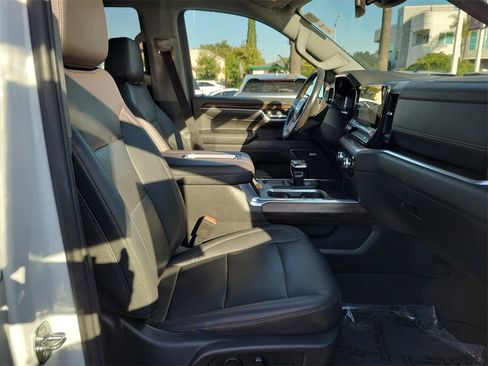 Used 2022 GMC Sierra 1500 SLT w/ SLT Convenience Package image 19