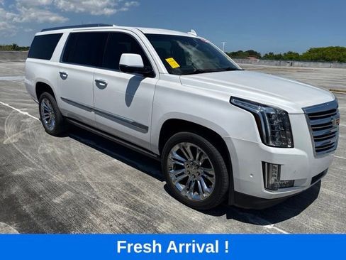 Used 2020 Cadillac Escalade ESV Platinum AWD/4WD image 14