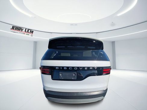 Used 2025 Land Rover Discovery S image 3